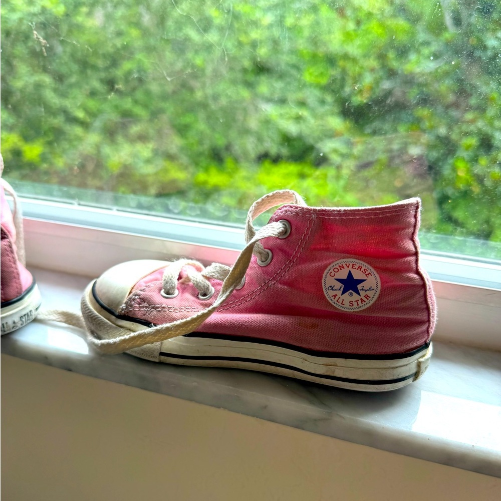 Converse girl , high top
